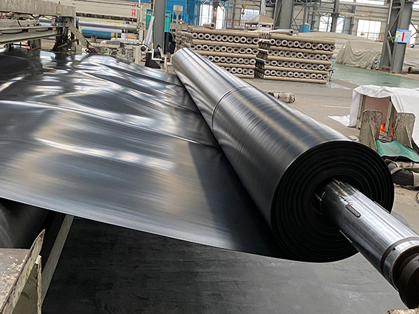 魚蝦養(yǎng)殖鋪設(shè)防滲土工膜施工技巧備受矚目 魚蝦養(yǎng)殖鋪設(shè)防滲土工膜施工技巧備受矚目