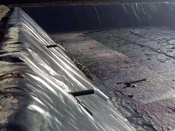 建設(shè)黑膜沼氣池日常安全事項(xiàng)須注意 建設(shè)黑膜沼氣池日常安全事項(xiàng)須注意