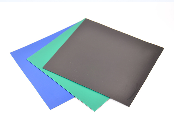 怎樣的方式可用來判定防滲土工膜導水率？