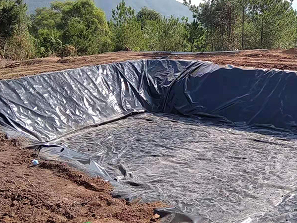 土工膜在施工現(xiàn)場(chǎng)需要注意哪些細(xì)節(jié)？