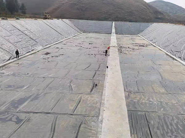掌握HDPE防滲土工膜正確施工方式方法。