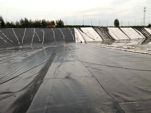 養(yǎng)殖防滲膜因意外破損如何修復(fù)？