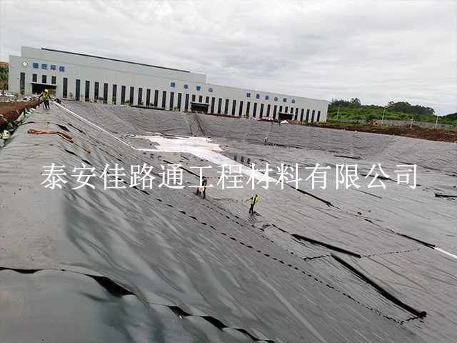 如何提升水產(chǎn)養(yǎng)殖防滲土工膜使用效率？