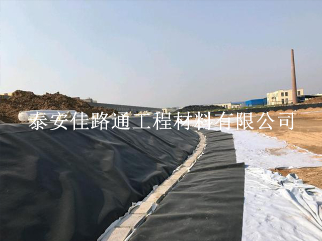 找出HDPE防滲膜表面出現斑點的原因