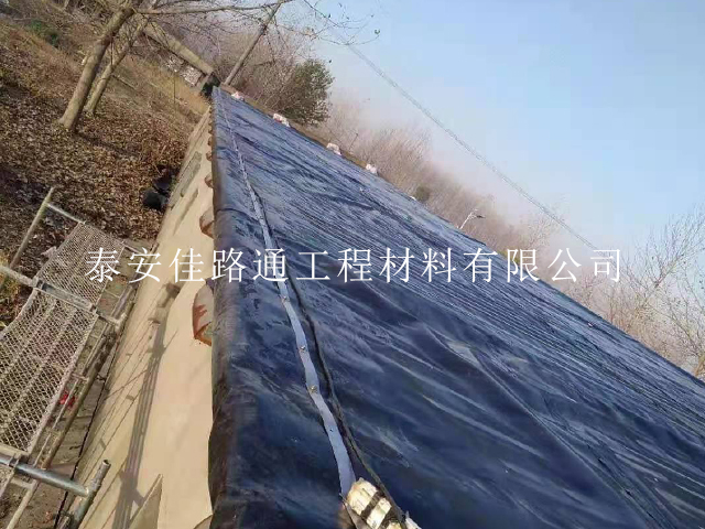 努力通過(guò)生產(chǎn)提升緩解養(yǎng)殖防滲膜老化進(jìn)程