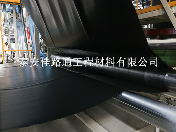 沼氣池土工膜鋪設(shè)需要掌握哪些方法技巧？