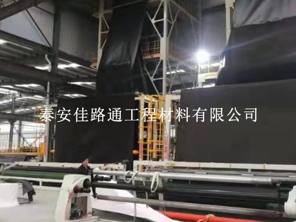 養(yǎng)殖防滲膜的鋪設(shè)過程須多多注意細(xì)節(jié) 養(yǎng)殖防滲膜的鋪設(shè)過程須多多注意細(xì)節(jié)