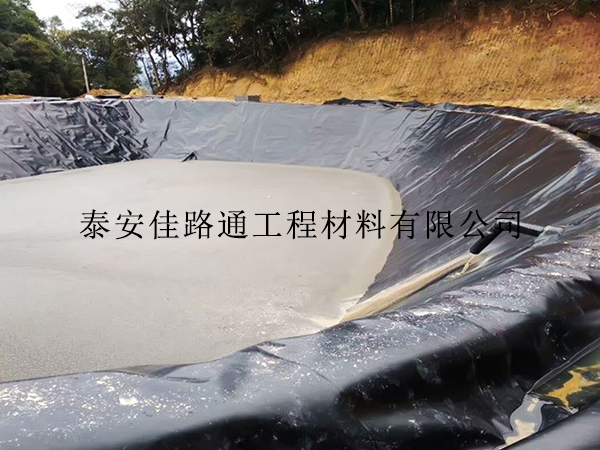 魚塘建設(shè)運(yùn)用養(yǎng)殖防滲膜有哪些值得關(guān)注的效果？