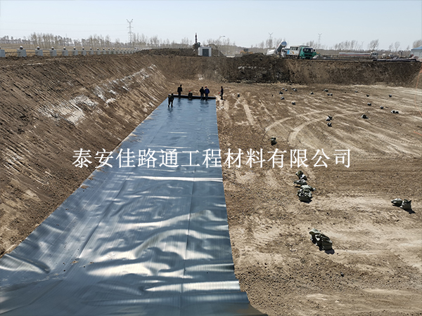 防滲土工膜的施工鋪設(shè)方式方法概述總結(jié)
