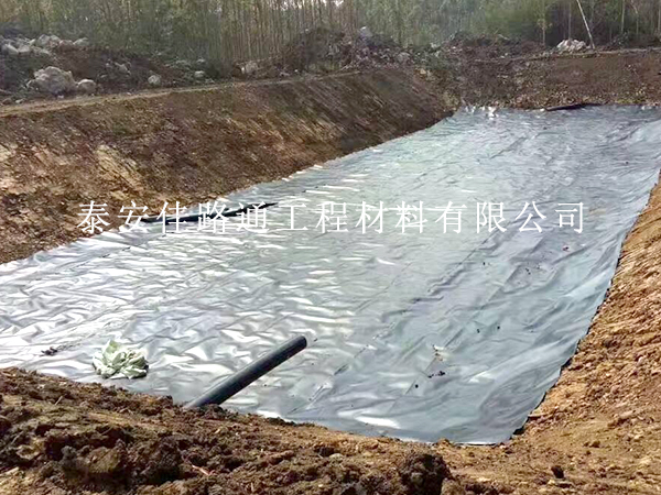 通過有效施工技巧提升魚塘防滲膜功效