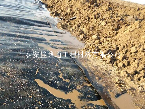 使用了水產(chǎn)養(yǎng)殖防滲膜會有哪些具體優(yōu)勢？