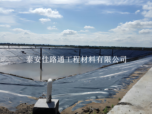 水產(chǎn)養(yǎng)殖防滲膜鋪裝有哪些技術(shù)要求須關(guān)注？