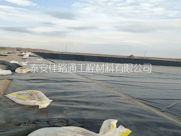 貯存魚塘防滲膜的過程有哪些硬性條件？