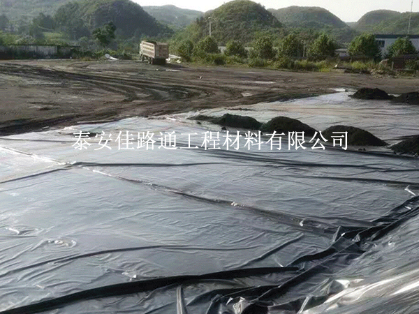 魚(yú)蝦養(yǎng)殖防滲膜膠粘方法須格外注意