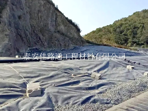 水利水電工程選擇防滲土工膜來(lái)進(jìn)行施工 水利水電工程選擇防滲土工膜來(lái)進(jìn)行施工