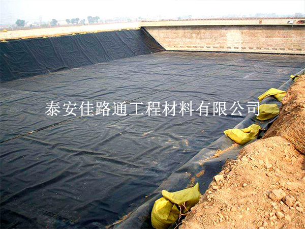 關(guān)于水產(chǎn)養(yǎng)殖防滲膜有哪些連接方法須關(guān)注？