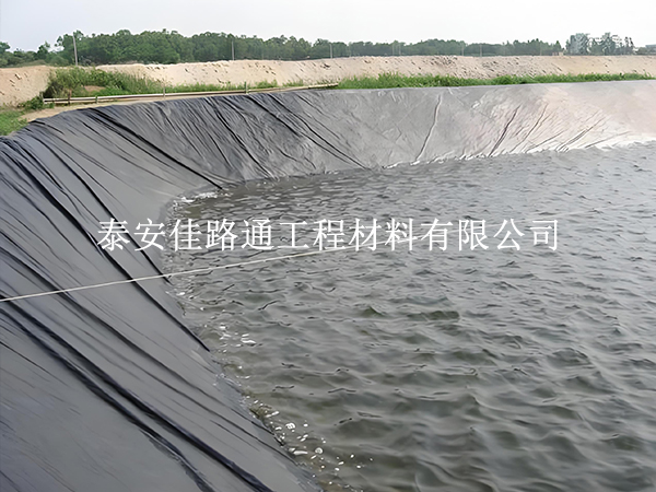 關(guān)于破壞蓄水池防滲膜性能有哪些影響因素？