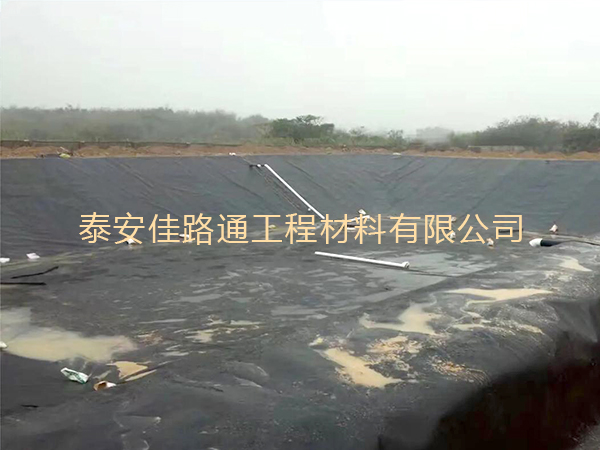 選擇黑膜作為沼氣池土工膜的意義與原因 選擇黑膜作為沼氣池土工膜的意義與原因