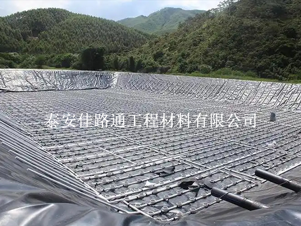 防滲土工膜：環(huán)保新衛(wèi)士，守護(hù)綠水青山