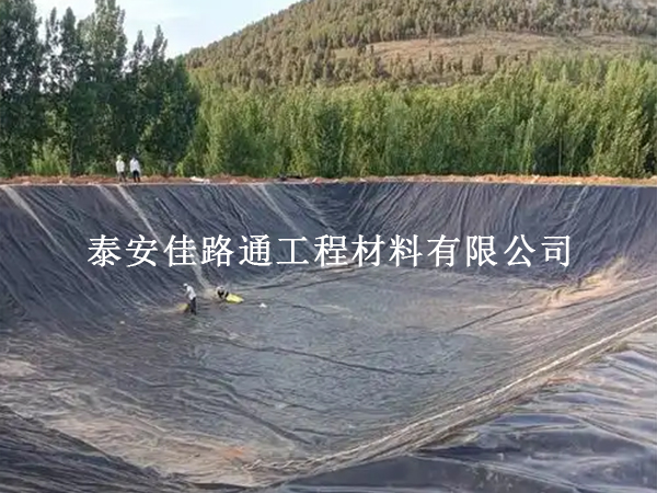 藕池養(yǎng)殖防滲膜性能提升全攻略:從選材到養(yǎng)護(hù)的實(shí)用指南 藕池養(yǎng)殖防滲膜性能提升全攻略:從選材到養(yǎng)護(hù)的實(shí)用指南