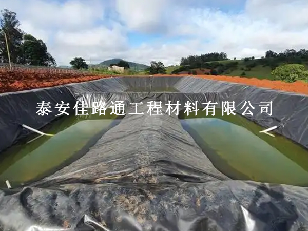 沼氣池防滲膜厚度選錯(cuò)等于白干，這幾個(gè)核心要素必須搞清楚