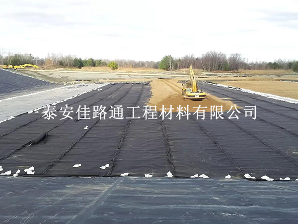 拒絕破損隱患：尾礦庫防滲膜鋪設(shè)保護(hù)層的核心邏輯
